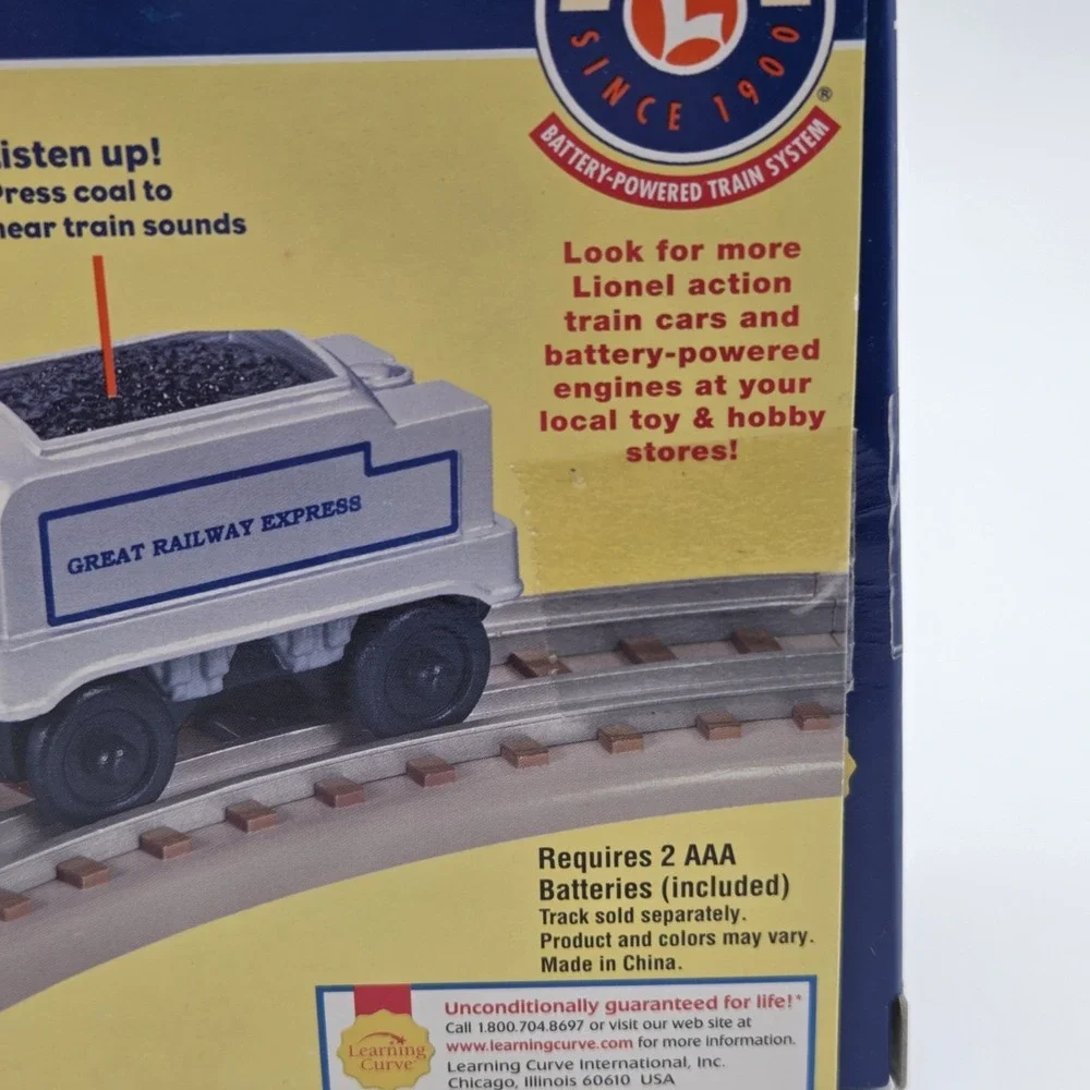 Lionel Wooden Railway Bright Lights Dome Car & Cling-Clang Coal Car ‎   NEW